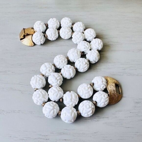 VINTAGE 1960 ESTATE SIGNED MONET FLORAL BEAD DOUBLE STRAND 8" - Picture 6 of 15